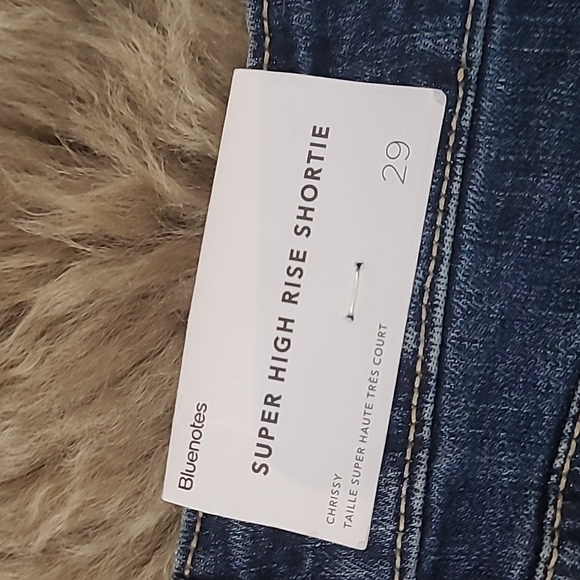 Bluenotes shortie Jean shorts, size 29 - Picture 3 of 4